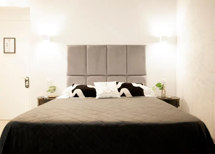 Switch 9 Πανσιόν Λα Σπέτσια